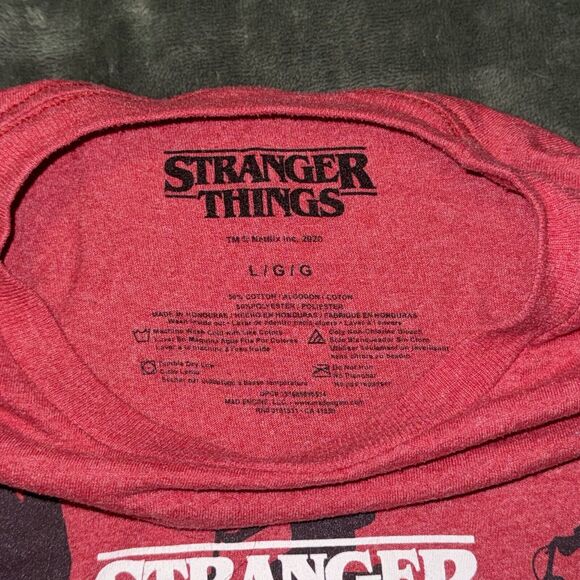 Netflix Stranger Things T-Shirt Mens Large Red Graphic Print Cotton Short Sleeve - Picture 6 of 6